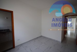 Casa á venda no bairro Jardim Veneza em Peruíbe