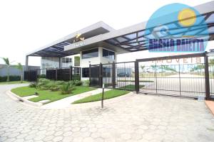 Terreno á venda no Condominio Flora Rica em Peruíbe