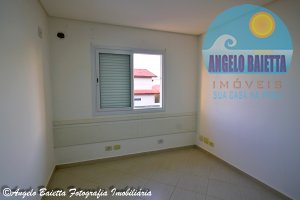 Sobrado á venda no condomínio Villaggio Terrazza em Peruíbe, frente ao mar