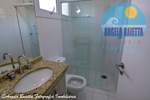 Sobrado á venda no condomínio Villaggio Terrazza em Peruíbe, frente ao mar