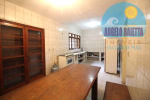 Casa á venda no bairro Josedy em Peruibe, frente ao mar