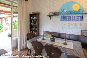 Casa á venda no bairro Centro em Peruíbe