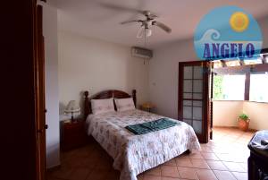 Sobrado no condominio Bougainvillée I para temporada em Peruíbe