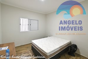 Casa com piscina pa venda no bairro Icaraiba em Peruíbe