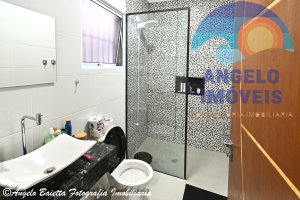 Casa com piscina pa venda no bairro Icaraiba em Peruíbe