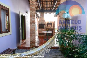 Casa á venda no condomínio Bougainvillée I em Peruíbe