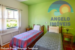Casa á venda no condomínio Bougainvillée I em Peruíbe