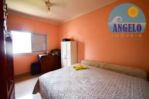 Casa com 3 dormitórios, Cidade Nova Peruíbe, entre 400 e 800 metros da praia