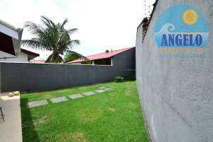 Casa com 3 dormitórios, Cidade Nova Peruíbe, entre 400 e 800 metros da praia