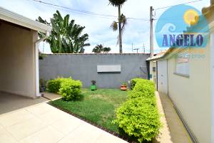 Casa com 3 dormitórios, Cidade Nova Peruíbe, entre 400 e 800 metros da praia