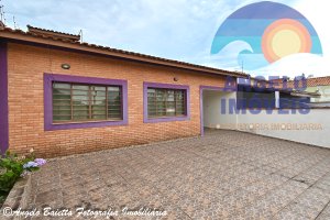 Casa com 3 dormitórios á venda no bairro Cidade Nova Peruíbe em Peruibe