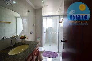 Apartamento com piscina, 2 dormitorios em Peruibe, entre 400 e 800 metros da praia