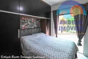 Casa á venda no bairro Jardim Marcia em Peruíbe