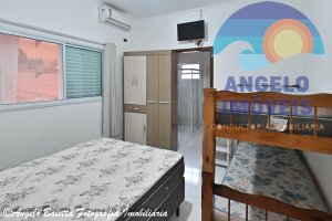 Casa com piscina em excelente localização á venda em Peruíbe- Litoral SP