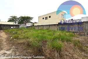 Terreno a 200 metros da praia á venda no bairro Beira Mar em Peruibe Litoral SP