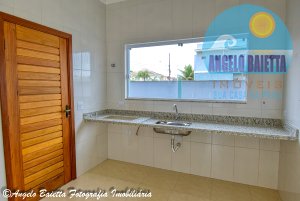 Casa á venda no condomínio Jardim Três Marias Em Peruíbe
