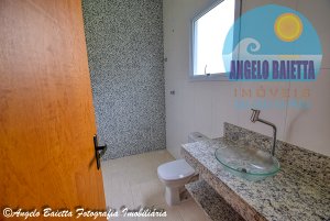 Casa á venda no condomínio Jardim Três Marias Em Peruíbe