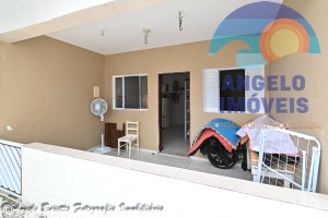 Casa com piscina á venda no bairro Ribamar em Peruíbe