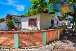 Casa á venda no bairro Barra de Jangada em Peruíbe