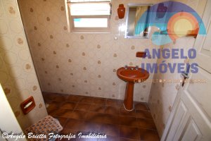 Casa á venda no bairro Barra de Jangada em Peruíbe