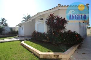 Casa para venda no bairro Oásis em Peruíbe, até 200 metros da praia