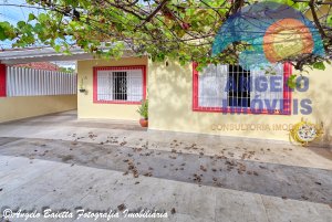 Casa lado praia á venda no bairro Cidade Nova Peruíbe em Peruíbe