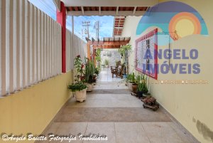 Casa lado praia á venda no bairro Cidade Nova Peruíbe em Peruíbe