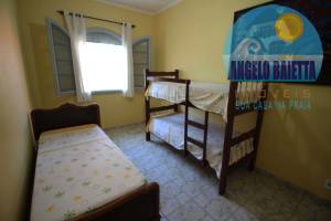 Casa á venda no bairro Oásis em Peruibe, á 200 metros da praia