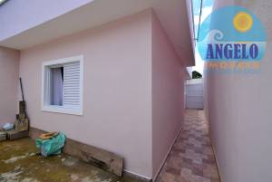 Casa térrea com 2 dormitórios, no bairro Rbamar em Peruíbe