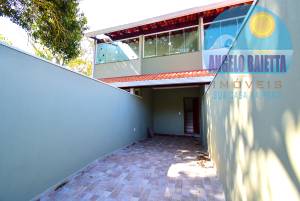 Casa á venda no bairro Stella Maris em Peruíbe com pagamento facilitado