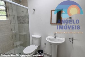 Casa lado praia á venda no bairro Centro em Peruíbe