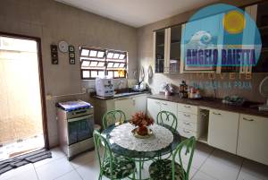 Casa á venda no bairro Três Marias em Peruíbe, entre 400 e 800 metros da praia