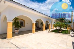 Casa á venda no bairro Oásis em Peruibe