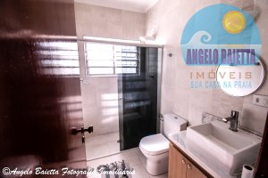 Casa á venda no bairro Florida em Peruíbe