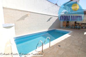 Casa á venda no bairro Florida em Peruíbe