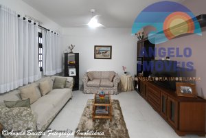 Casa lado praia á venda no bairro Oásis em Peruíbe