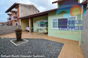 Casa com 3 dormitórios á venda no bairro São João Batista em Peruíbe