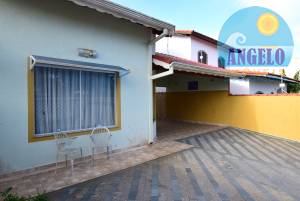 Sobrado com piscina para venda no bairro Icaraiba em Peruibe, á 200 metros da praia