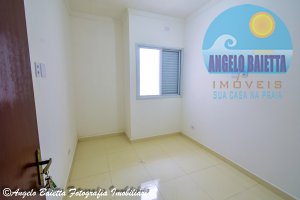 Casa á venda no bairro Flora Rica em Peruíbe