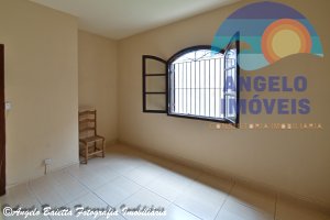 Casa á venda no bairro Arpoador em Peruíbe