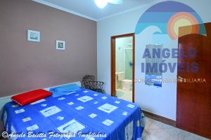 Casa com piscina á venda no bairro Oásis em Peruíbe