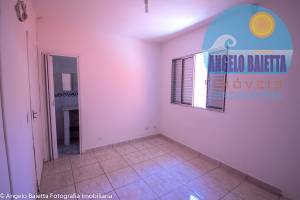 Casa á venda no bairro Cidade Nova Peruíbe em Peruíbe, á 800 metros da praia