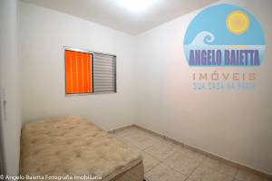 Casa á venda no bairro Cidade Nova Peruíbe em Peruíbe, á 800 metros da praia