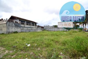 Terreno frente ao mar á venda no bairro Oásis em Peruíbe