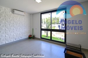 Sobrado para locação no Condomínio Bougainvillée IV