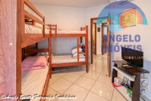 Apartamento lado praia á venda no bairro Samburá em Peruíbe