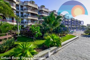 Apartamento lado praia á venda no bairro Samburá em Peruíbe
