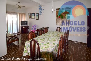 Apartamento lado praia á venda no bairro Belmira Novaes em Peruíbe