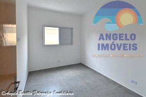 Casa com 2 dormitórios á venda no bairro Ribamar em Peruíbe