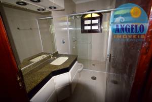 Casa para venda no bairro Florida em Peruibe, até 200 metros da praia